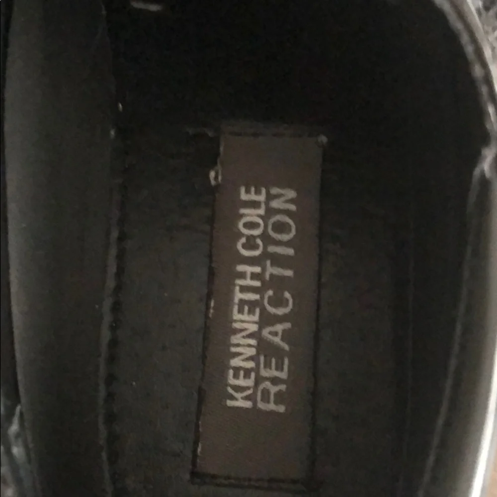 Kenneth Cole REACTION Black Patent shoes